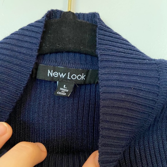 Cropped Sweater - Picture 2 of 2